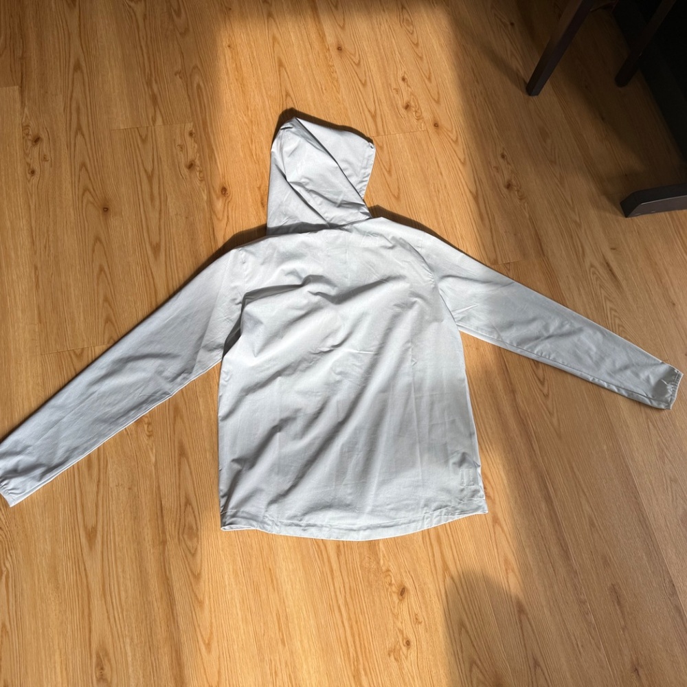 Vuori Womens Outdoor Trainer Shell - Picture 5 of 5